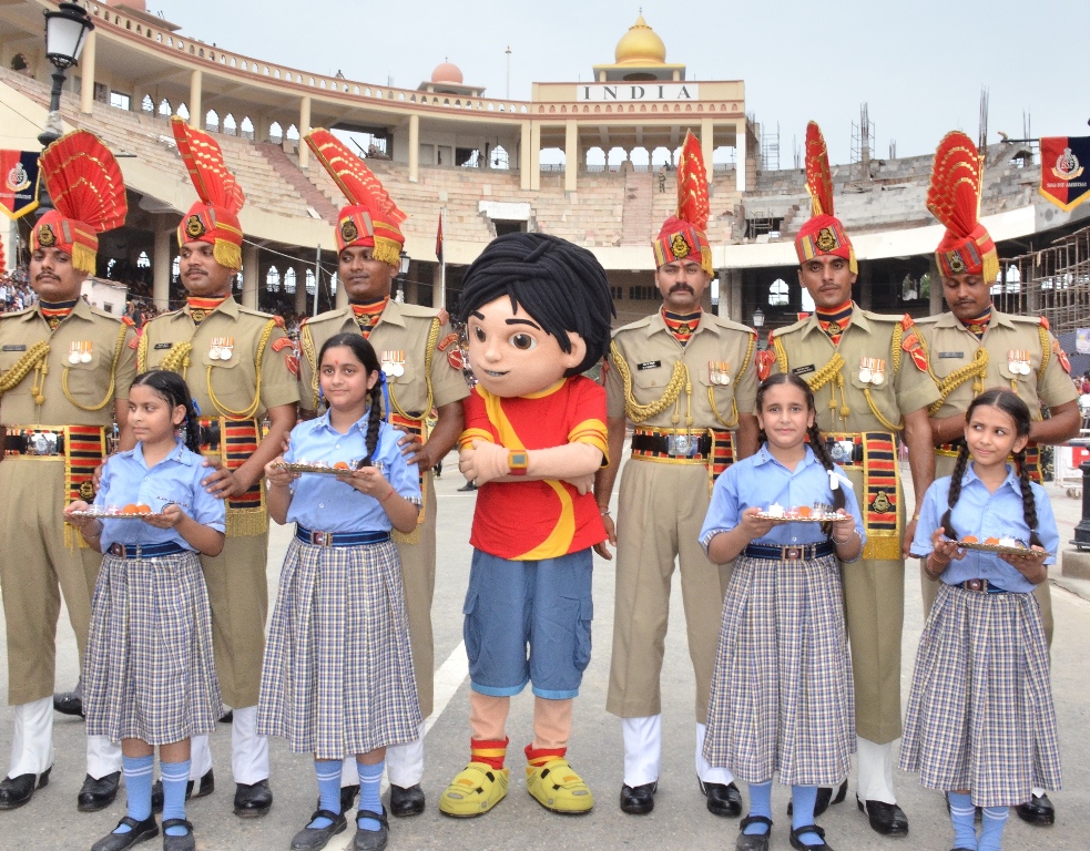 Children celebrate Surakshabandhan with BSF Jawans | Business News This Week