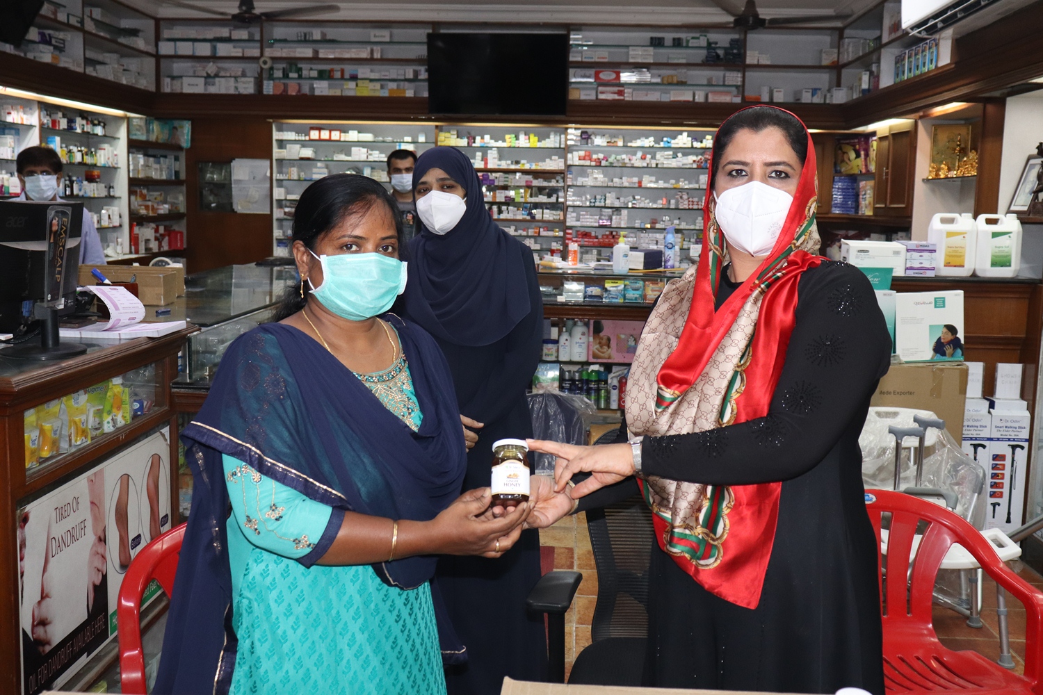 Dr.Talat Salim, SEHAT distributes Ayush Joshanda immunity boosting powder to public in Chennai