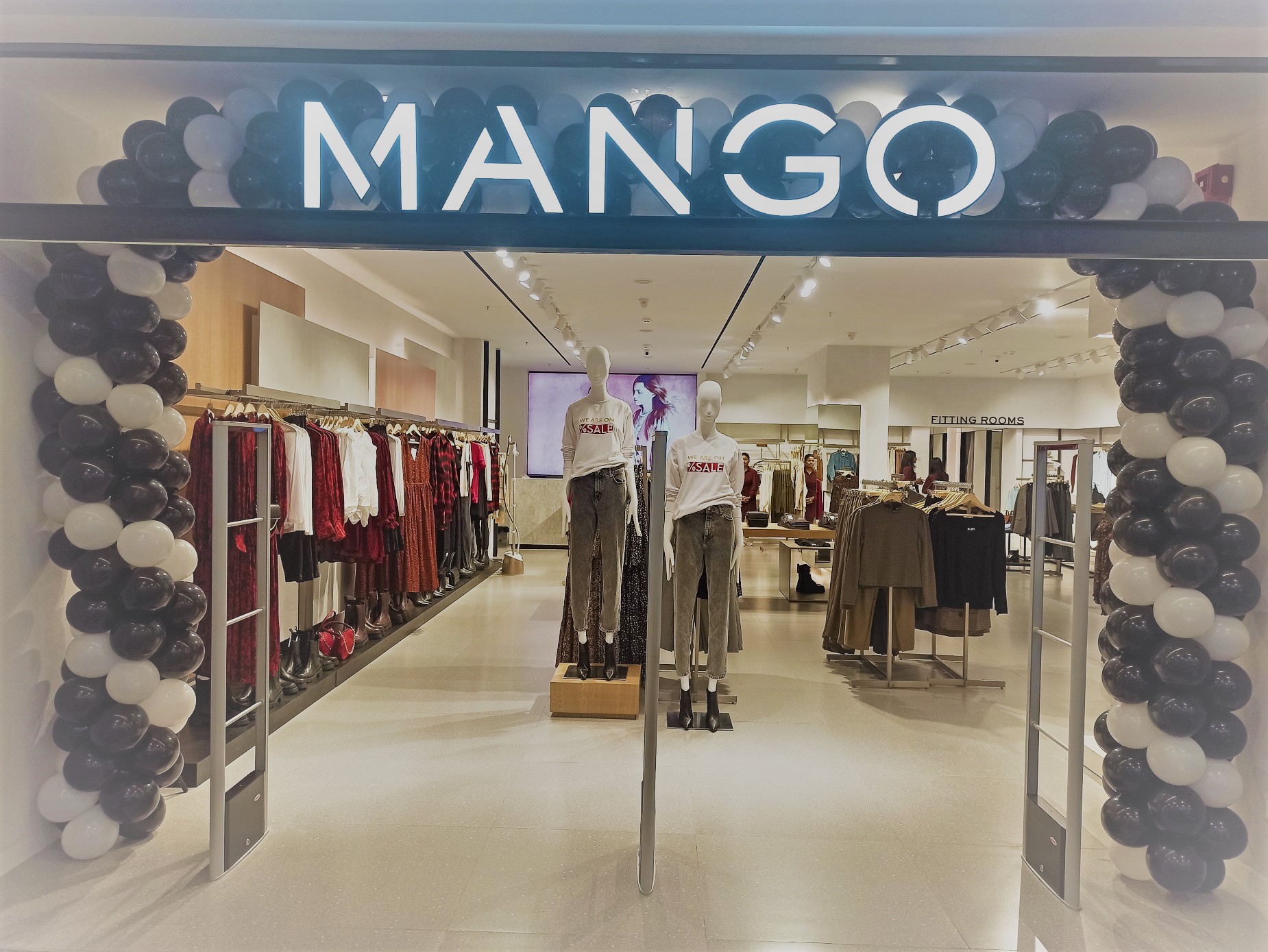 MANGO Store at Express Avenue