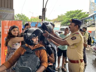 The Mumbai Police giving a helping hand to Radio City’s effort to ensure pillions wear helmets too