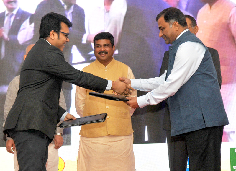 Shri Dharmendra Pradhan launches Start-up Programmes for entrepreneurs in Oil and Gas sector