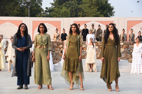 Designer Suman Nathwani Showcased Summer Art Soiree Collection