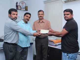 Hybiz Tv Senior Reporter Marla Anil Kumarhanding over cheque for Venkateswar Rao’s family to Mr Murali, Editor Sakshi, Ravindranath’s family members.