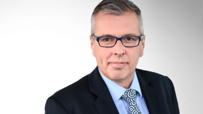 Dr. Holger Klein, Member of the Board of Management of ZF Friedrichshafen AG Dr. Holger Klein, Mitglied des Vorstands der ZF Friedrichshafen AG