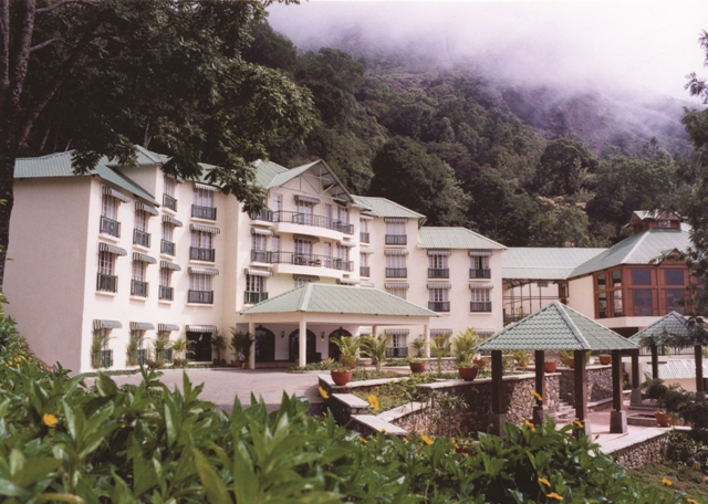 Experience Nature's Embrace and Culinary Delights at Club Mahindra Lake View Munnar