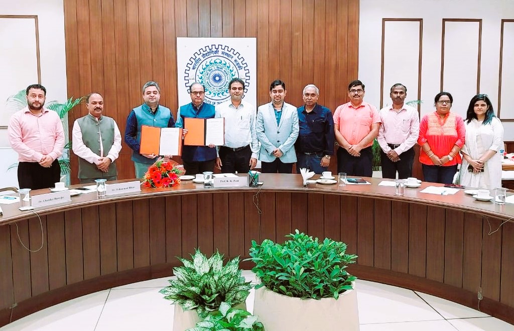  IIT Roorkee and National Institute of Solar Energy Sign MoU to Advance Solar Energy Research and Education