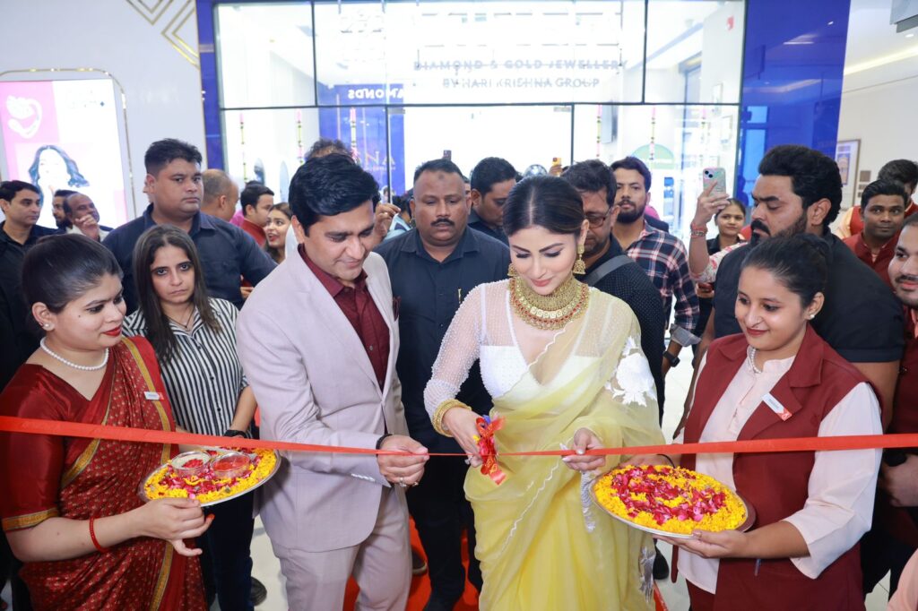 Actress Mouni Roy Celebrates the Launch of Senco Gold and Diamonds' New Retail Outlets in the Capital!