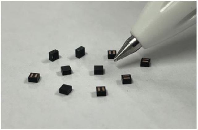 SCIVAX and Shin-Etsu Chemical Have Jointly Developed Amtelus, the World’s Smallest Light Source Device for 3D Sensors