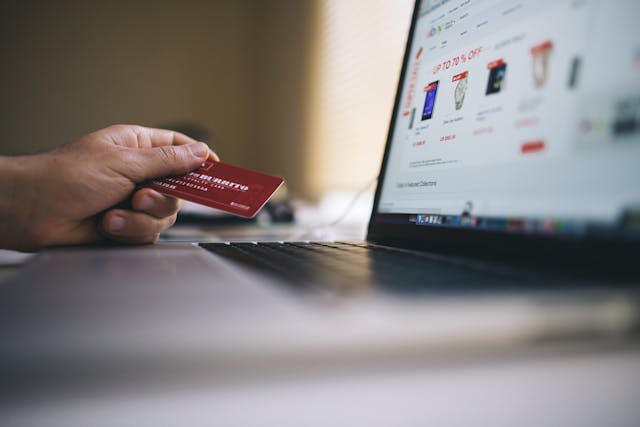 pexels-negativespace-34577 e-commerce, CMS for E-Commerce, Organic Traffic