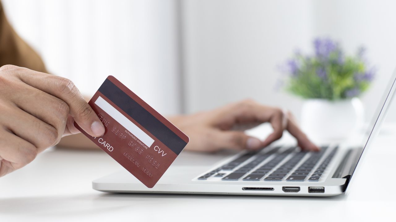 Smart Cards and Payment Gateways, Fintech Innovation