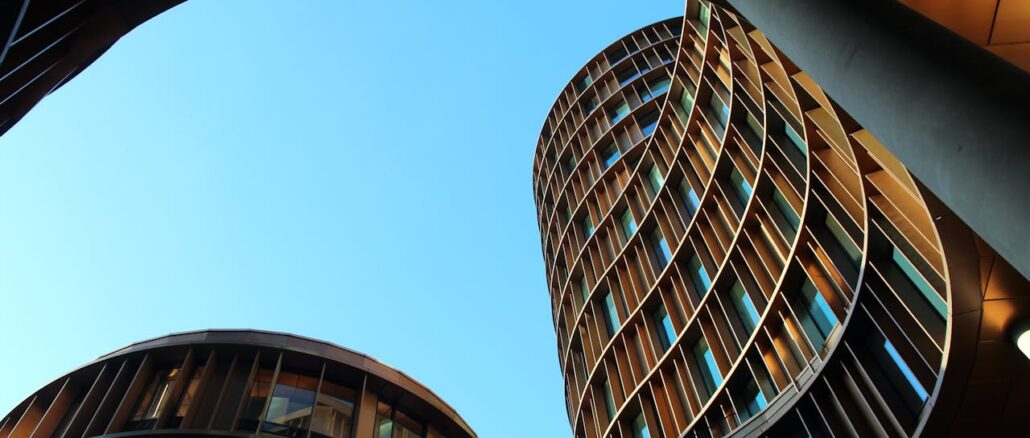pexels-pixabay-417273 luxury architecture