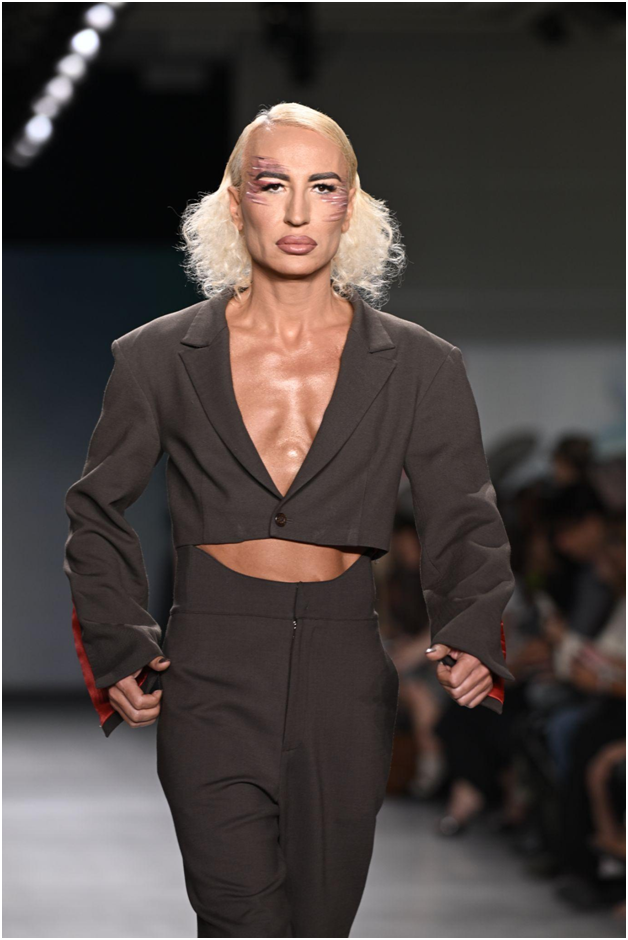 Elton Ilirjani