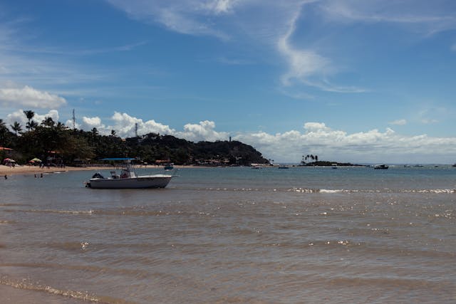 pexels-kaio-cardim-1238054-33744176 boating trip, boat travel,