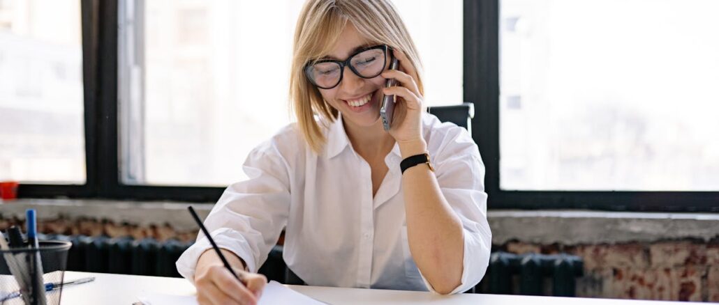 : Discover streamlined services that help small businesses focus on growth while handling finances, marketing, and operations efficiently., professional voice