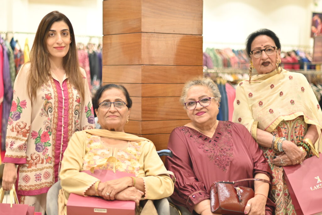 Lakshita Hosts the Biggest Karwa Chauth Party of the Season ChaandniRaatein
