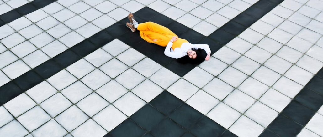 pexels-ahmed-hariry-mahmoud-1810298-3455450 glossy and matte tiles