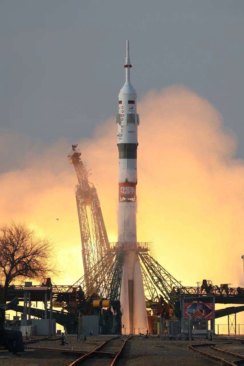 Let’s go! GigaChat neural network to assist cosmonauts aboard the ISS

