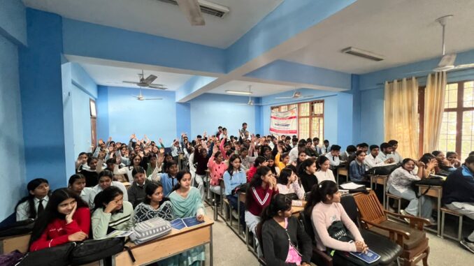 Crack Academy's Career Counseling Workshops Help Students from Small Towns