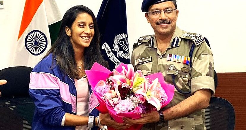 Jemimah Rodrigues honoured by CISF personnel at ASG Mumbai Airport