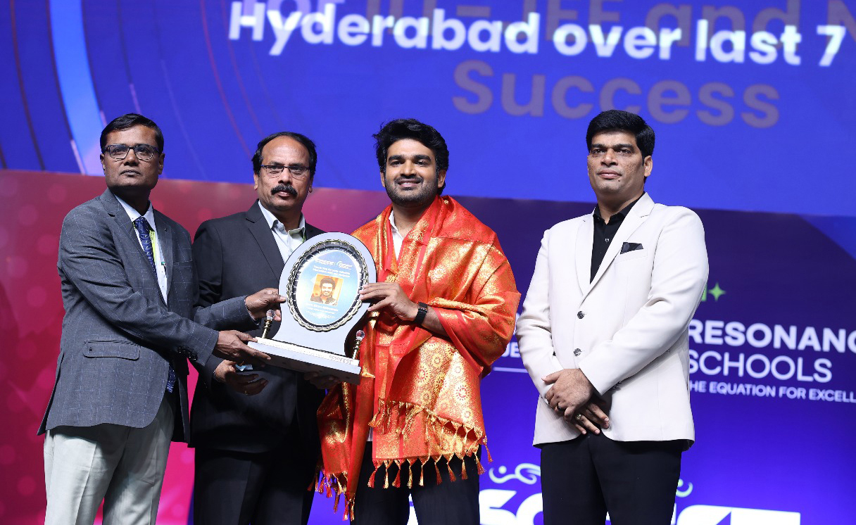 Shri Kiran Abbavaram, Indian Actor & Screenwriter; being felicitated, as Shri Purnachandra Rao N. (Extreme Right), Managing Director, Resonance Educational Institutions; looks on, at the ResoFEST 2025, college festival hosted by Resonance – Hyderabad Centre; today at Gachibowli Indoor Stadium.