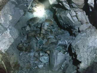 Rock formations containing mineralized gold within the Napoleon Gold Mine complex in Remedios, Antioquia (Colombia).