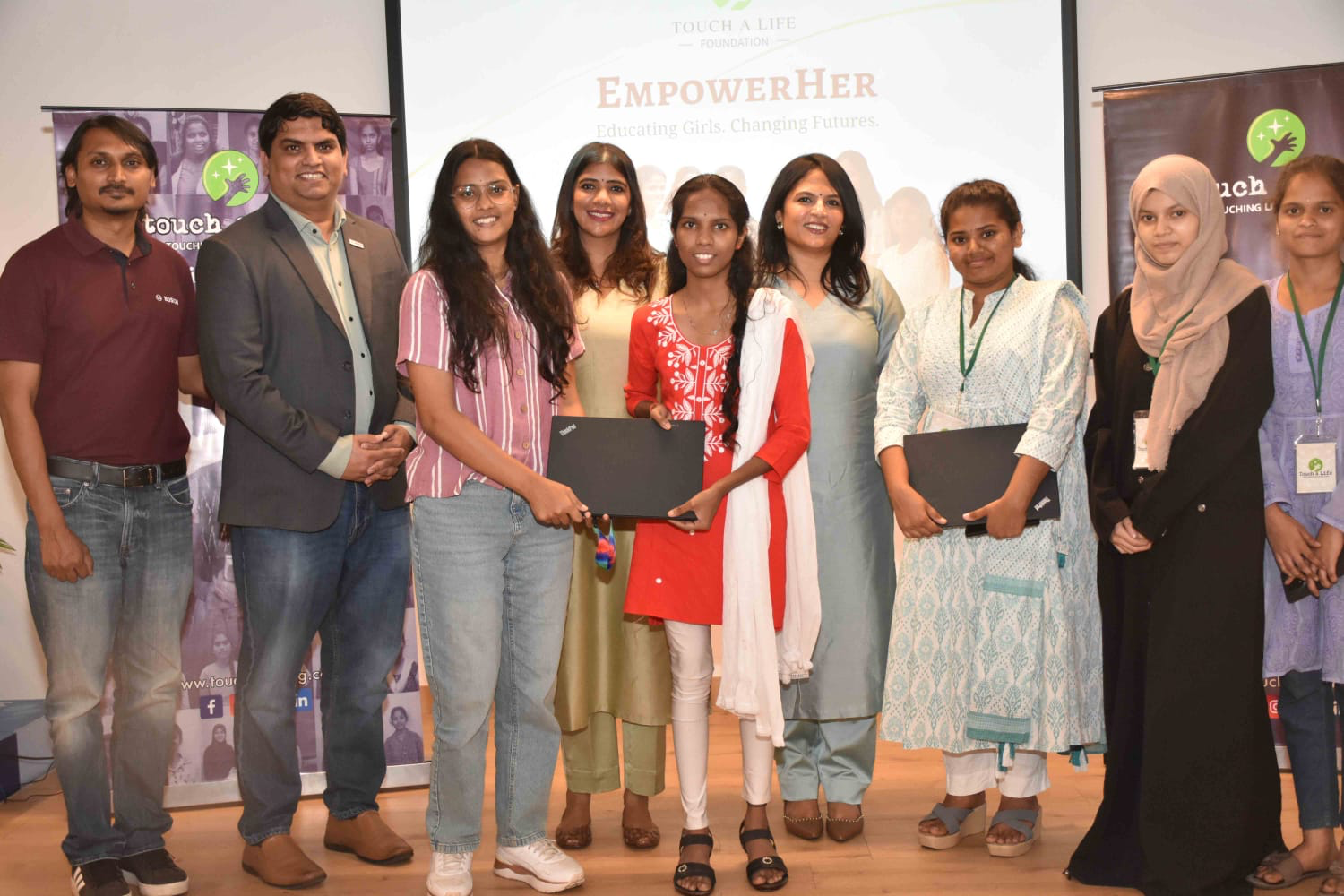 w8O0brhSFSTSgAAAABJRU5ErkJggg==