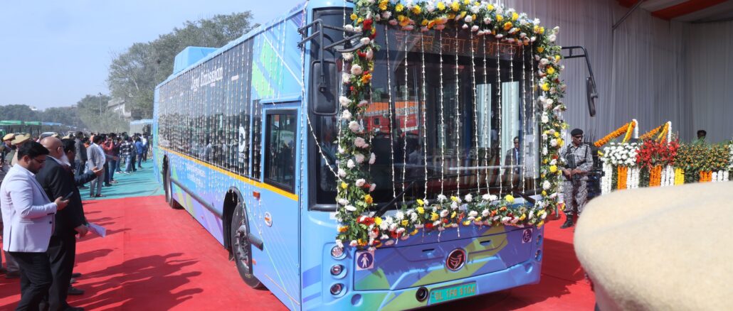 SWITCH Mobility Flags Off 200+ Electric Buses in Delhi, Further Strengthening City’s Electric Public Transport Network
