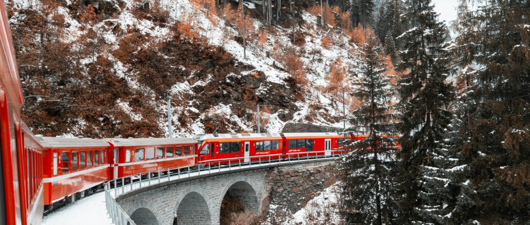 A Complete Travel Guide to Switzerland: Scenic Train Routes and Alpine Escapes