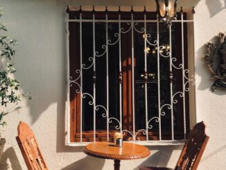 Desi Elegance: Transform Your Home with Jaalis and Wooden Furnishings