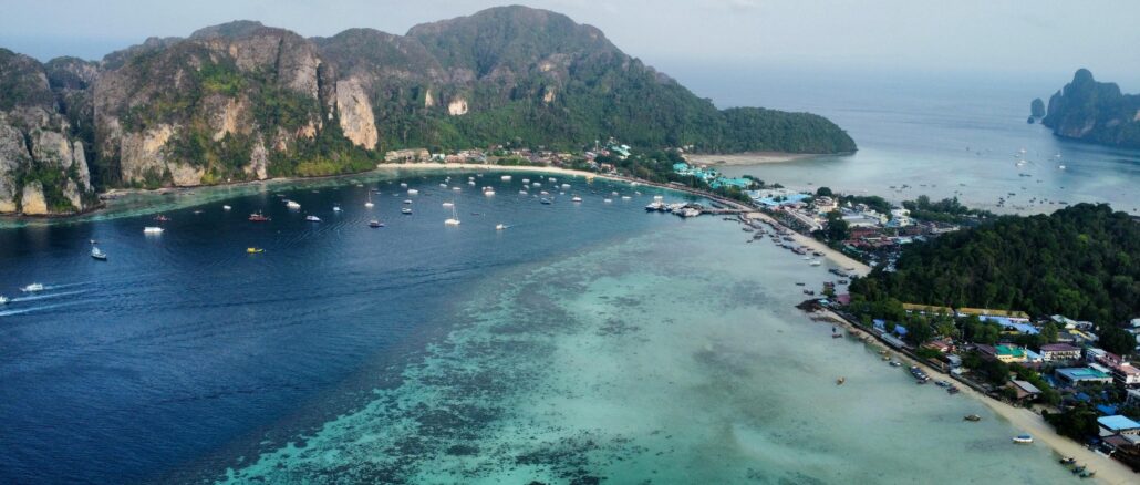 Phi phi