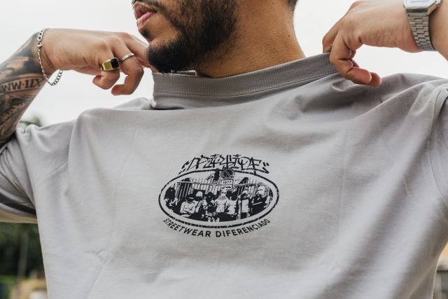 How Custom T-Shirt Printing Helps Small Businesses Build Brand Awareness