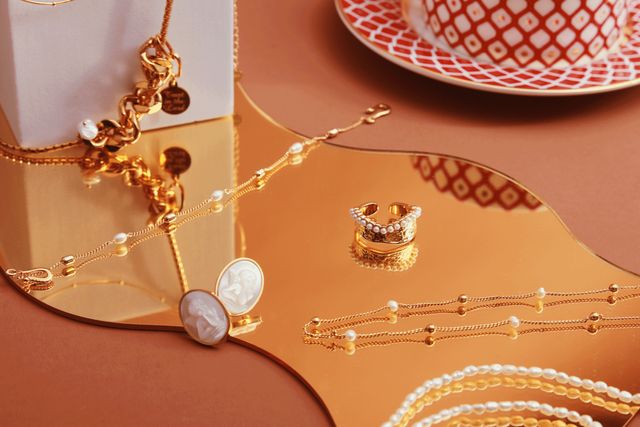 Selling gold jewelry