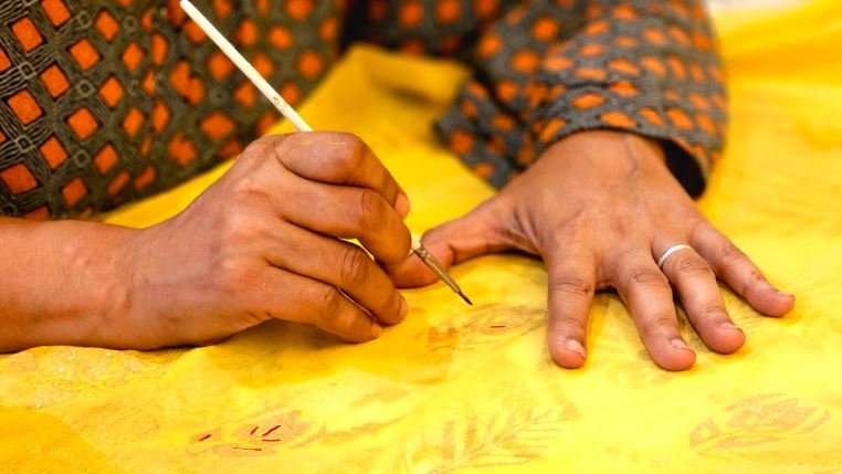Pattachitra weaver